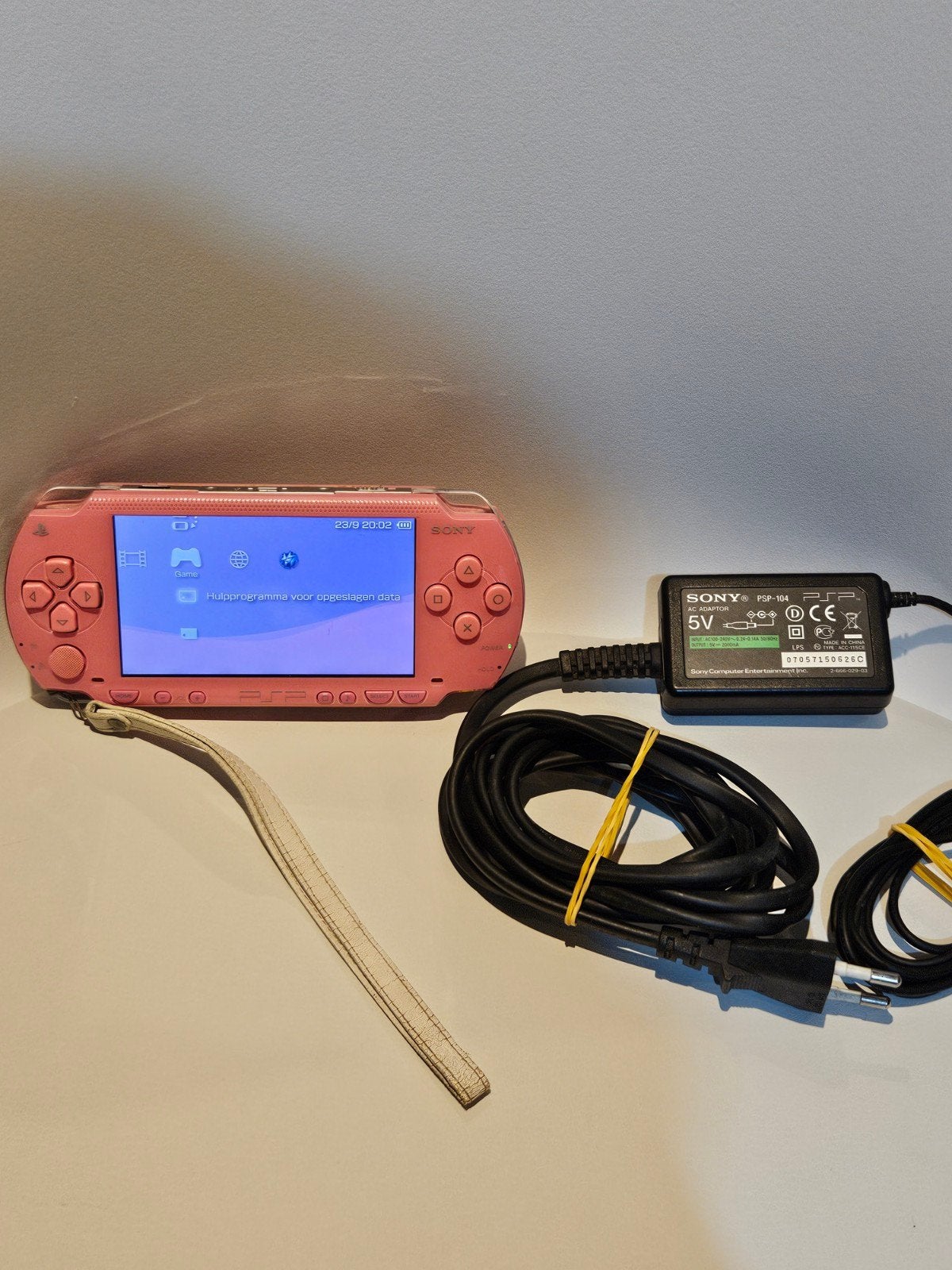 Sony PlayStation Portable PSP, Spelcomputers en Games, Ophalen of Verzenden, Zo goed als nieuw, Roze, PSP