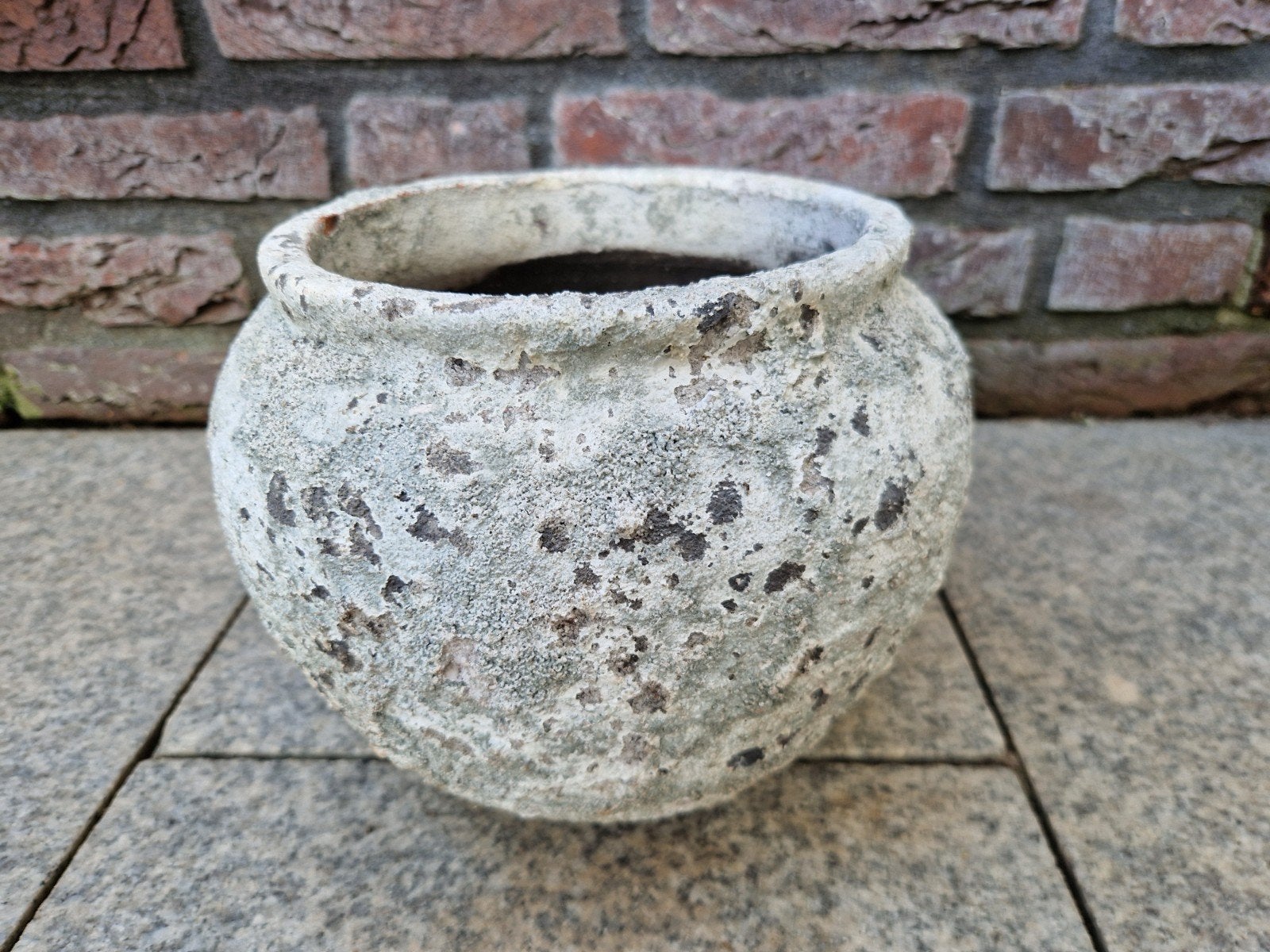 Grove betonlook achtige bloempot 17.5 cm hoog, doorsnede 17, Tuin en Terras, Gebruikt, Rond, Ophalen of Verzenden, Binnen