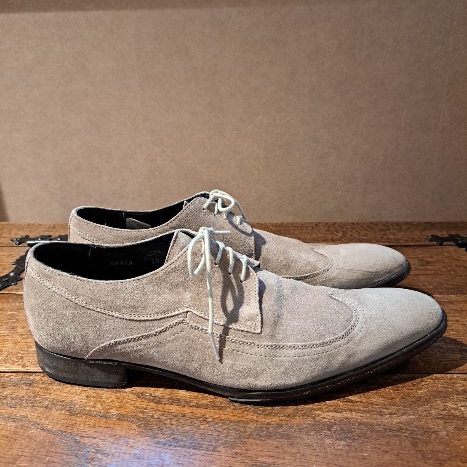 beige suede veterschoenen mt 45, Kleding | Heren, Overige kleuren, Ophalen of Verzenden, Zo goed als nieuw, Veterschoenen