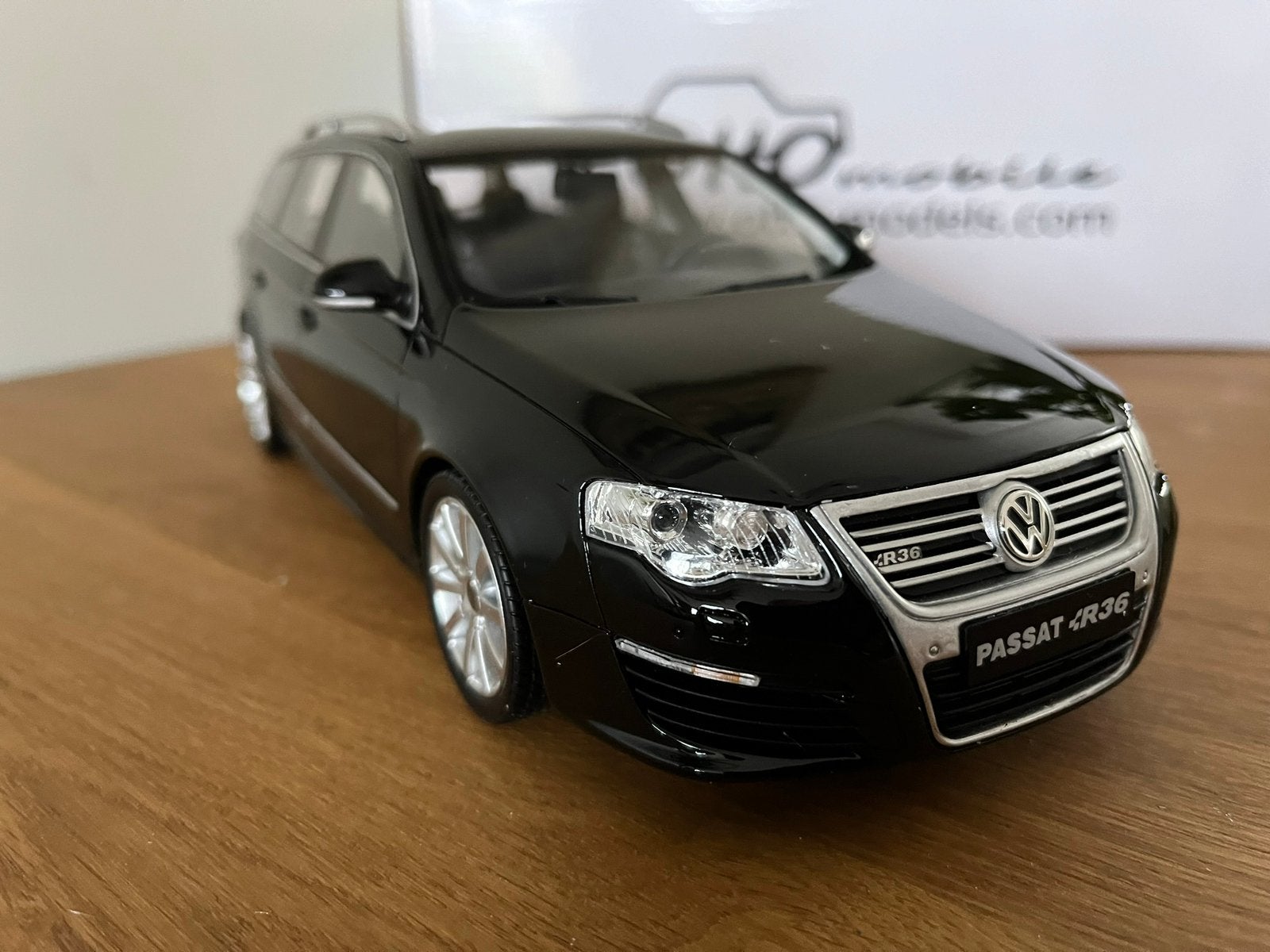 Volkswagen Passat R36 Variant - Ottomobile - 1:18 - OT938, Ophalen of Verzenden, Nieuw, Auto, OttOMobile