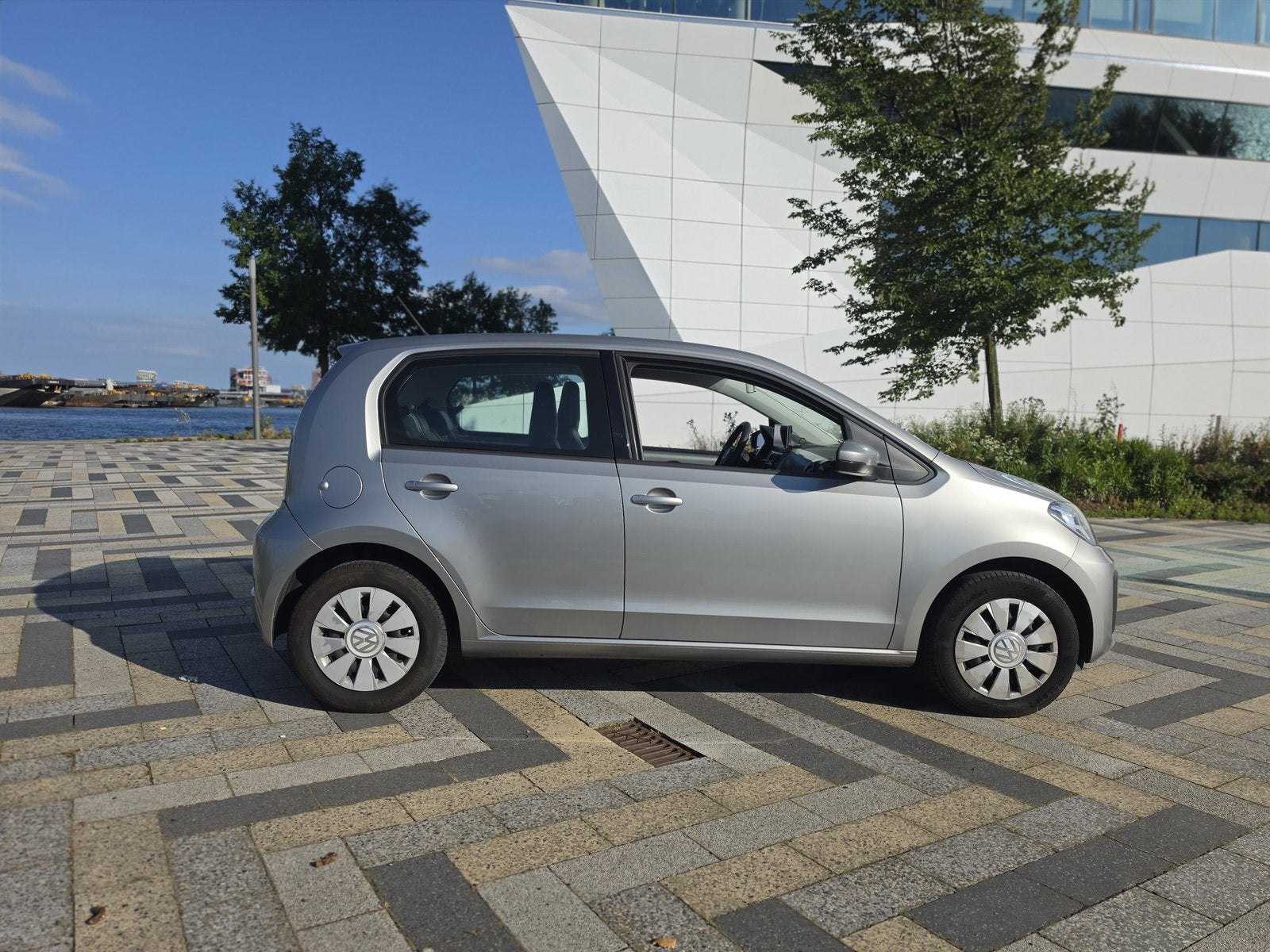 Volkswagen up! 1.0 85PK 5D BMT 2019 LEDEREN INTERIEUR AIRCO, Auto's, Volkswagen, Voorwielaandrijving, USB, Handgeschakeld, Particulier