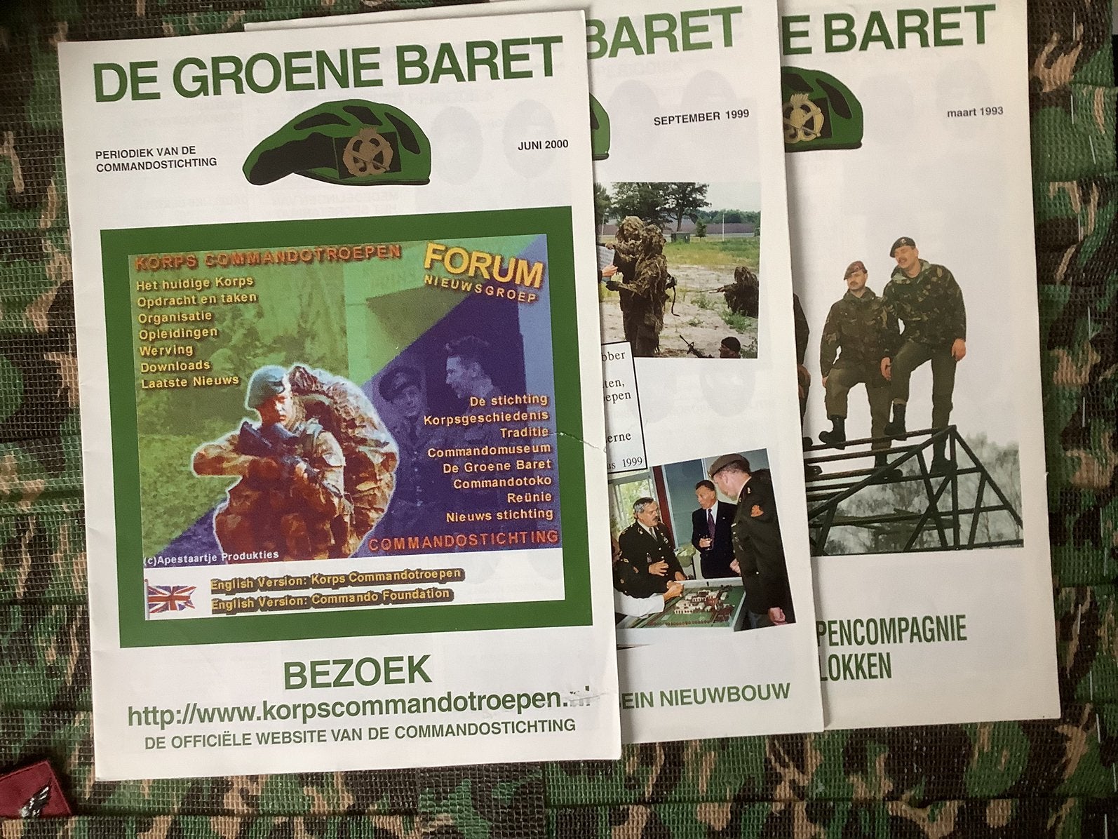 3 x Bladen van het Korps Commando Troepen, Verzamelen, Ophalen of Verzenden, Landmacht, Nederland, Boek of Tijdschrift