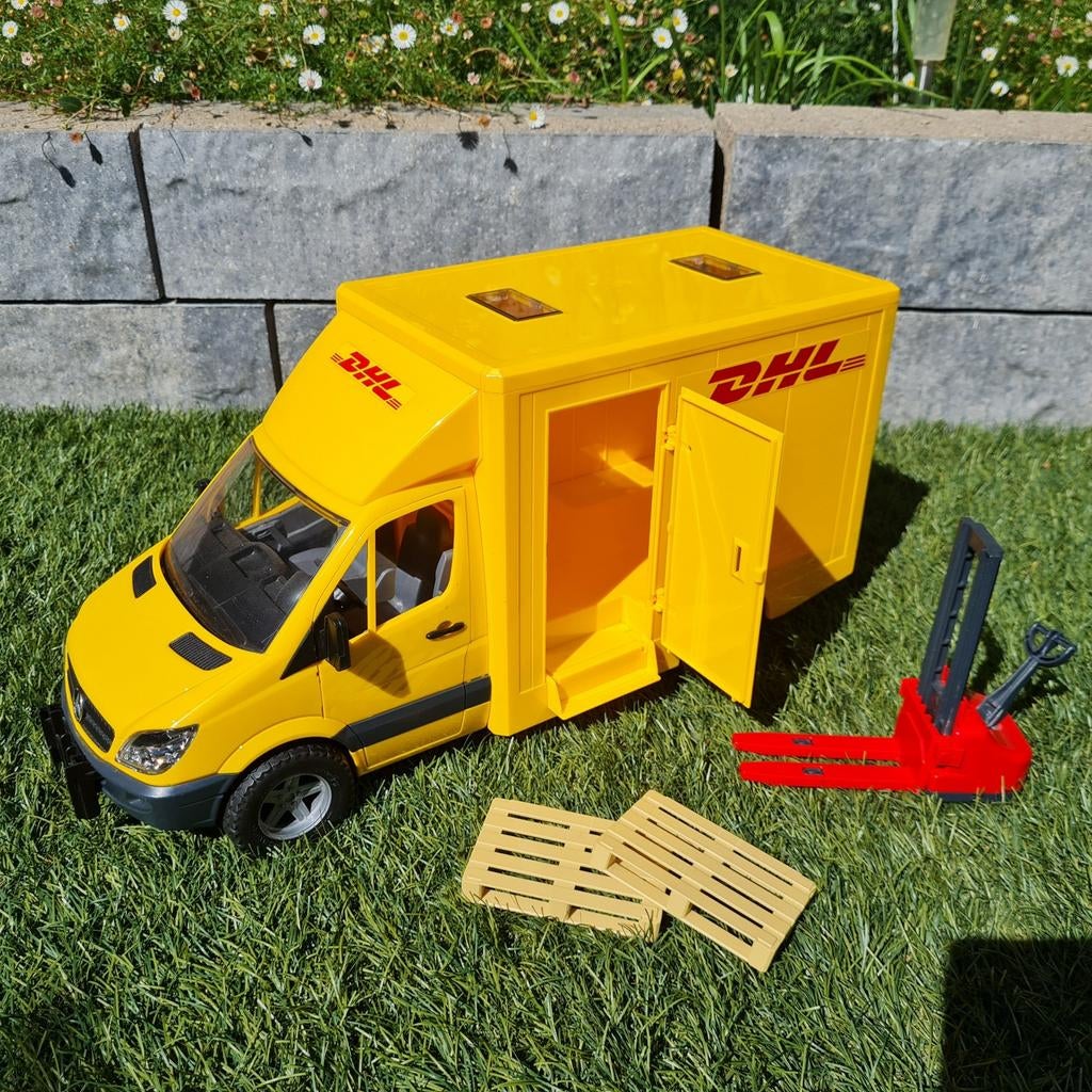 Bruder DHL Mercedes Sprinter met Palletwagen, Ophalen, Zo goed als nieuw