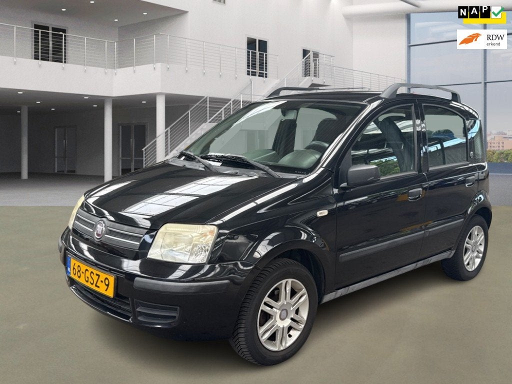 Fiat Panda 1.2 Young Airco Elekpakket LM.velgen Met.lak, Auto's, Fiat, Voorwielaandrijving, Elektrische ramen, Gebruikt, Zwart