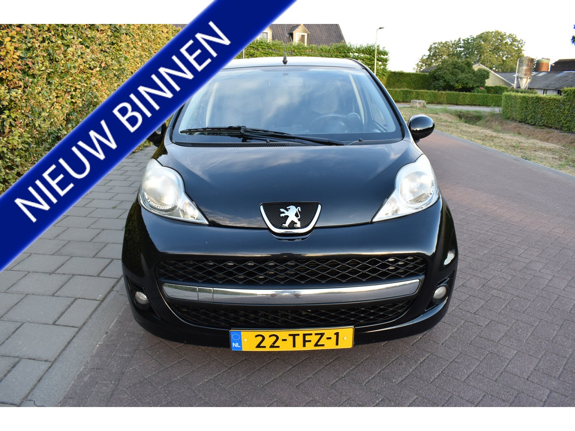 Peugeot 107 1.0-12V Black & Silver 5 deurs Puntgaaf!, Auto's, Peugeot, Voorwielaandrijving, Euro 5, 4 stoelen, Origineel Nederlands