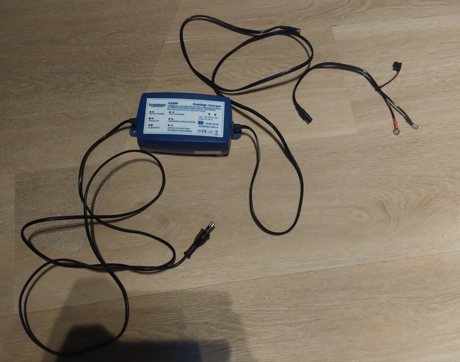 Kronings Acculader 5A 12V, Gebruikt, Universele onderdelen