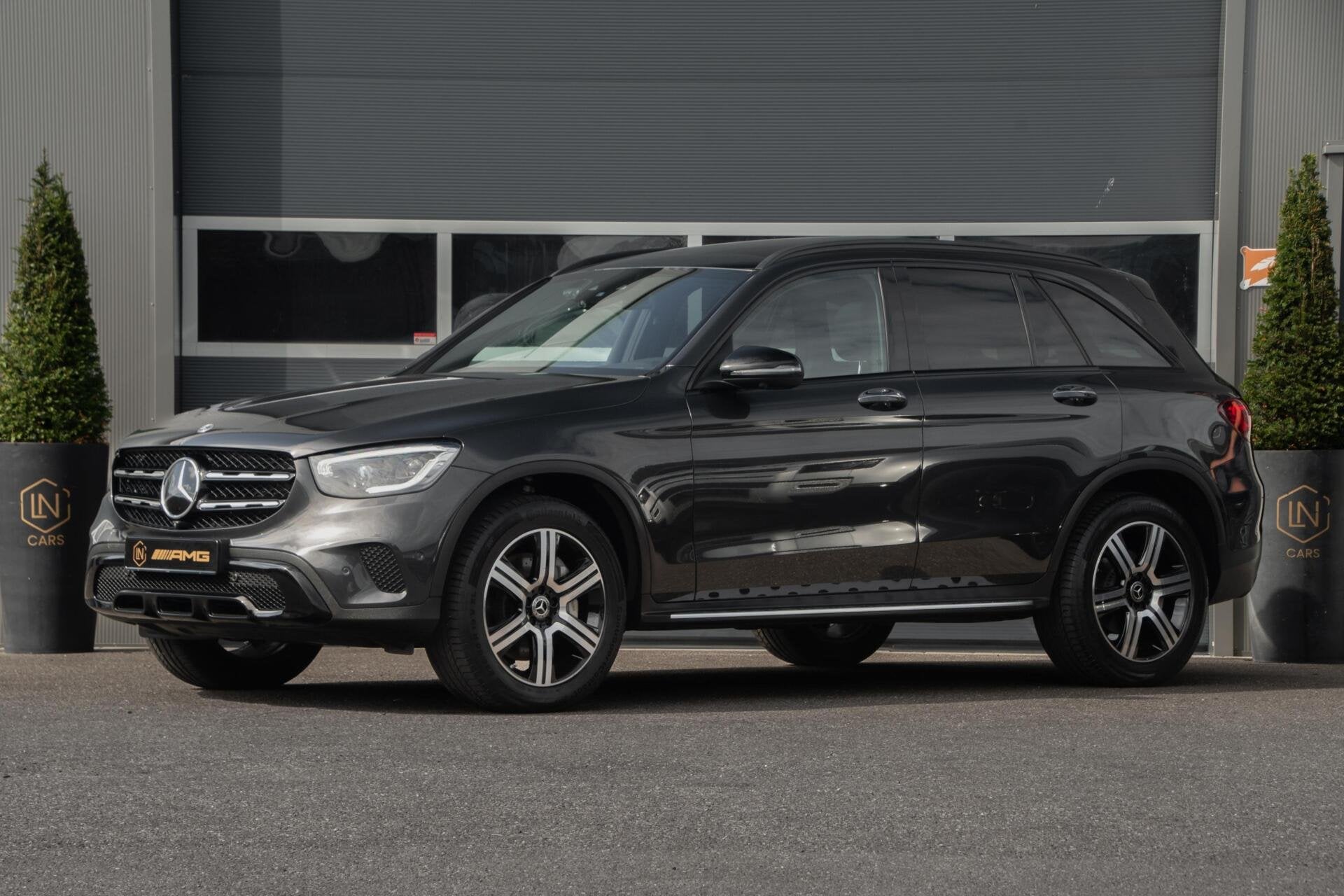 Mercedes GLC-klasse 300e 4MATIC|Pano|DAB|camera|Dashcam, Automaat, Dealer onderhouden, Gebruikt, 4 cilinders