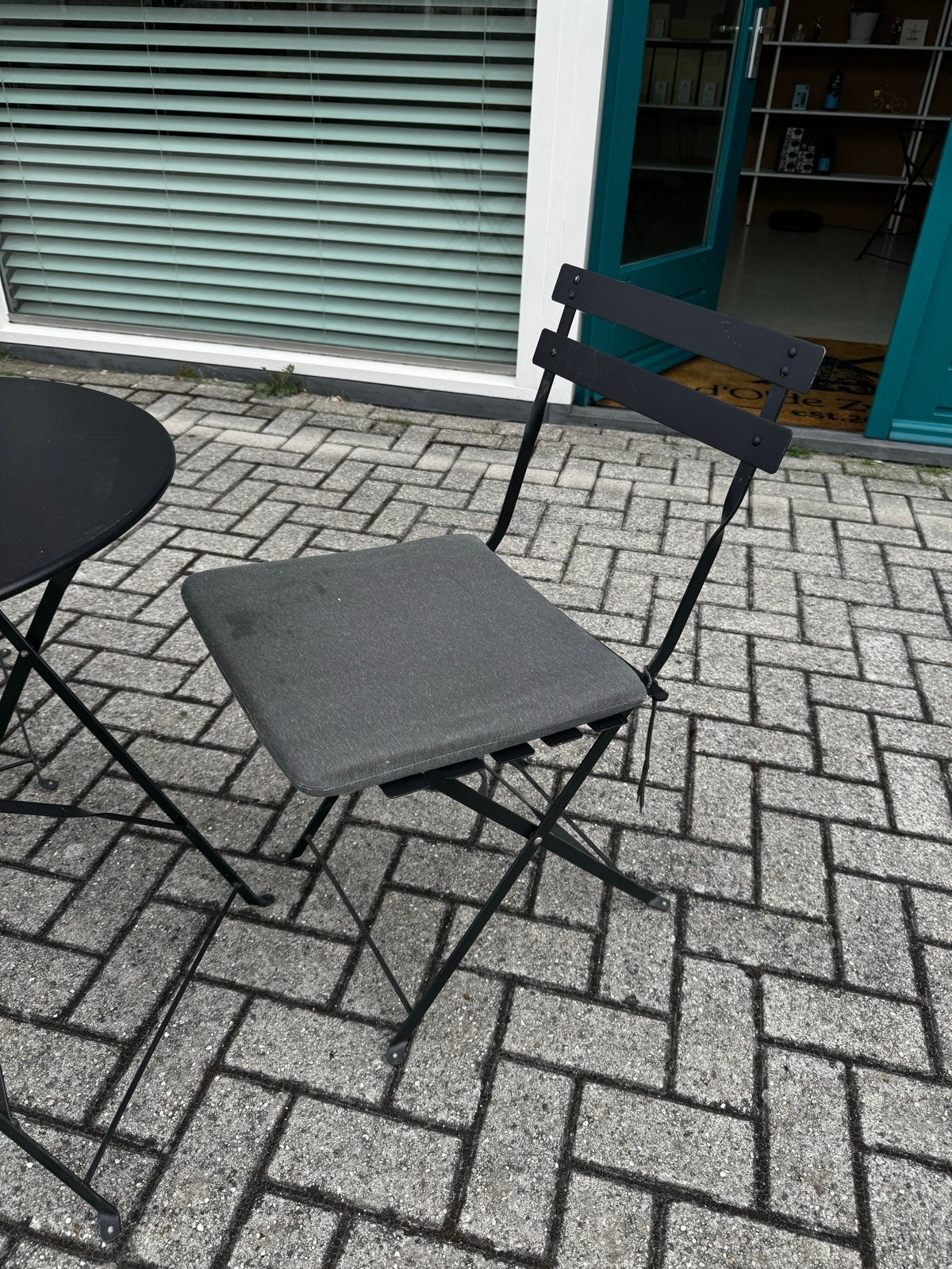 Zwarte bistro tuinset met 2 stoeltjes en tafel, Tuin en Terras, Tuinsets en Loungesets, Overige materialen, Gebruikt, Eettafel