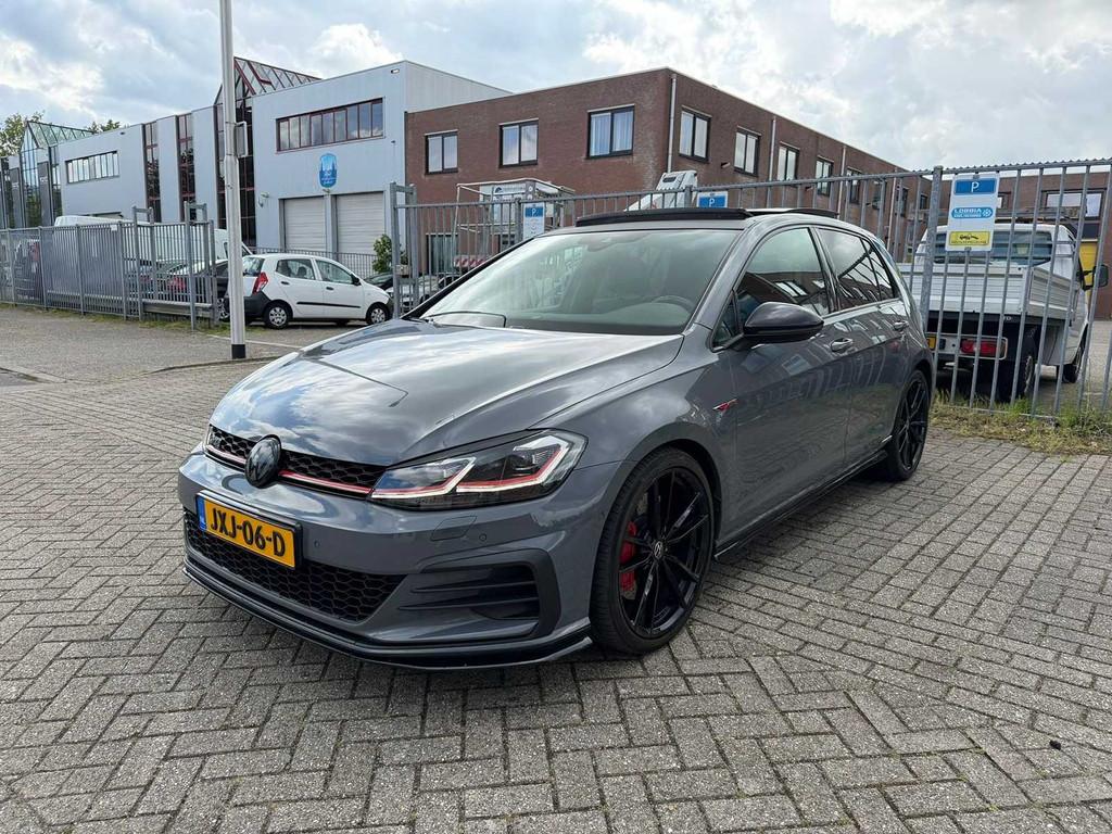 Volkswagen - 2019 - Golf - 2.0 TSI GTI TCR - Automaat - Pers, Auto's, Volkswagen, 1330 kg, Gebruikt, Euro 6, 4 cilinders