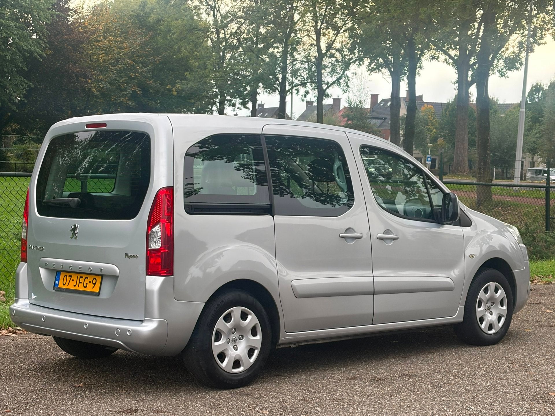 Peugeot Partner Tepee 1.6 Première /Airco/NAP/, Auto's, Voorwielaandrijving, Verwarmde buitenspiegels, 4 cilinders, Origineel Nederlands