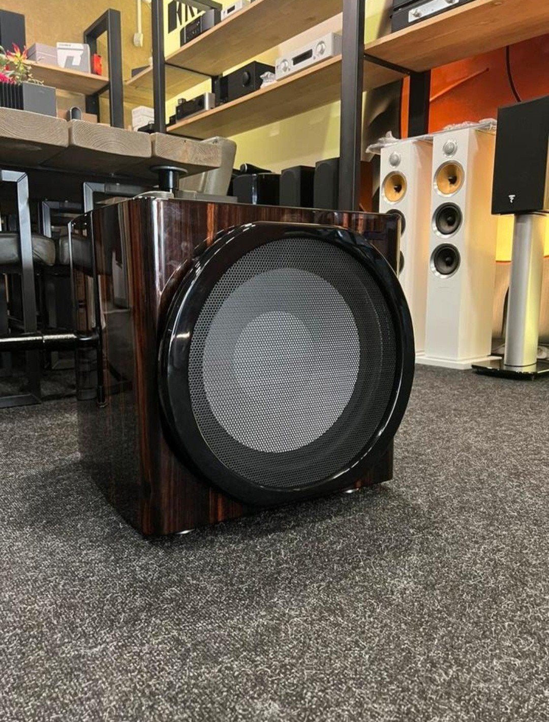 MONITOR AUDIO * PLW 15 *, Audio, Tv en Foto, Luidsprekers, Zo goed als nieuw, 120 watt of meer, Front, Rear of Stereo speakers