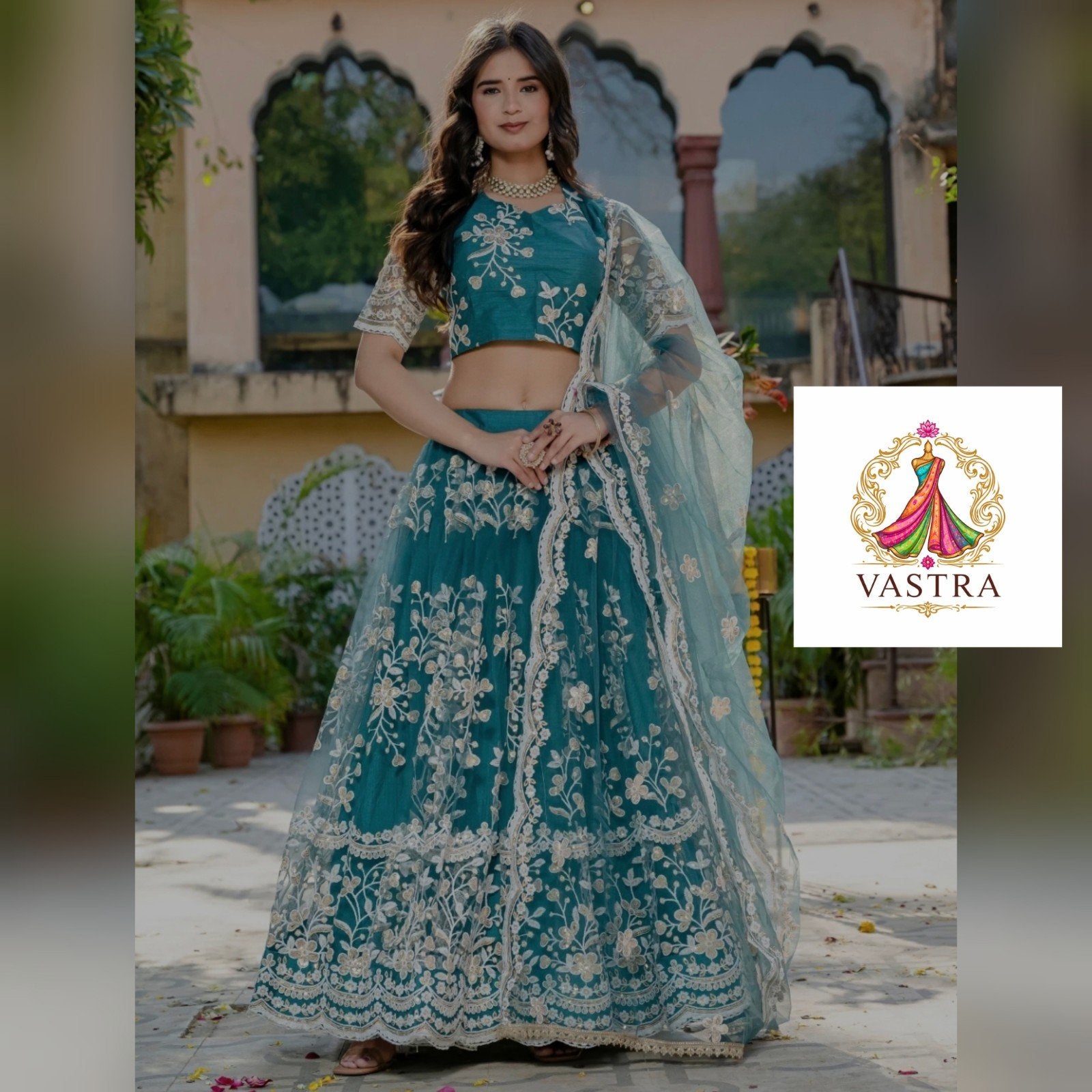 Prachtige Indiase Lehenga Choli Set - Diverse Kleuren, Verzenden, Nieuw, Onder de knie