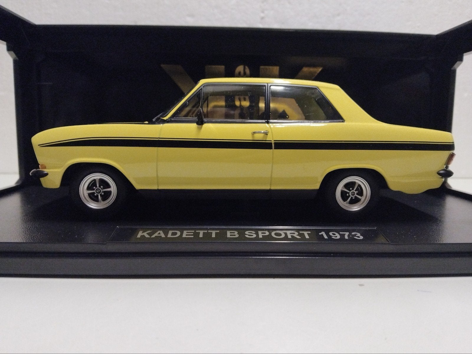 Opel Kadett B Sport 1973 kanariegeel KK New 1:18 KRD, Hobby en Vrije tijd, Modelauto's | 1:18, Ophalen of Verzenden, Zo goed als nieuw