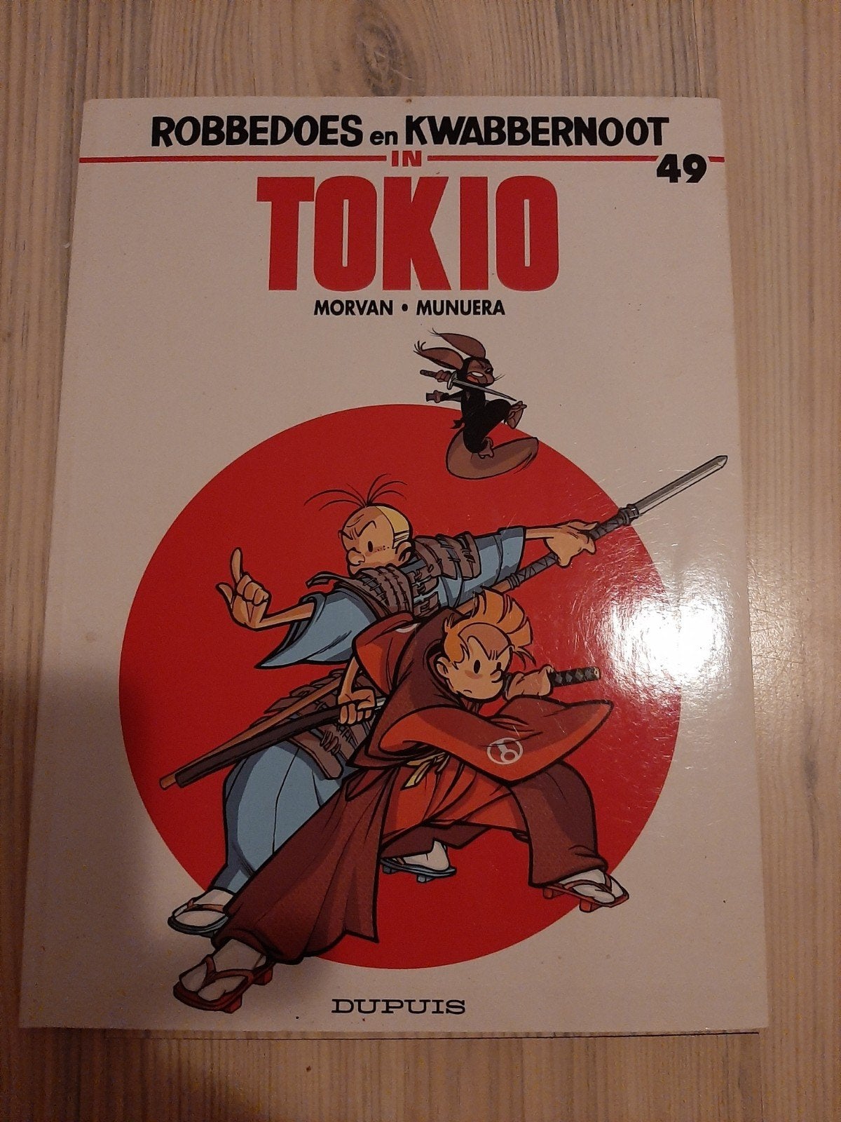 Robbedoes en Kwabbernoot - Tokio (nr. 49), Eén stripboek, Ophalen of Verzenden, Zo goed als nieuw, Morvan, Munuera