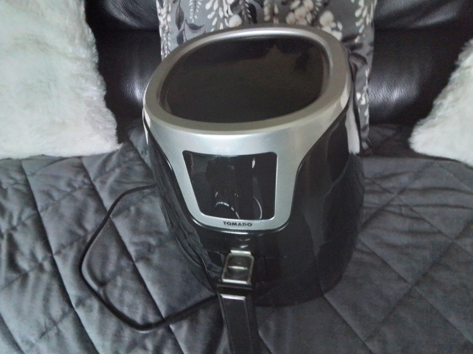 Airfryer Tomado, Ophalen