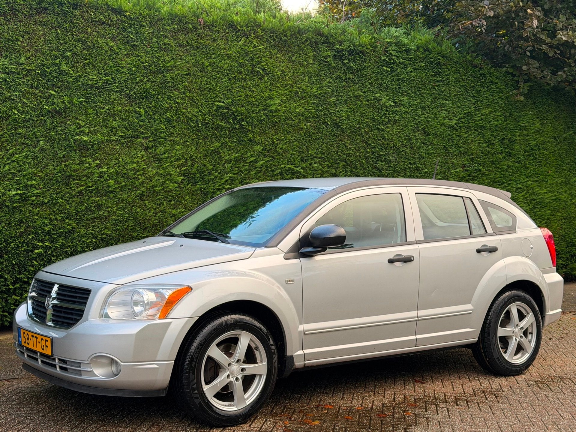 Dodge Caliber 1.8 SXT RIJDT SUPER!/AIRCO/LMVELGEN/APK 10-27, Auto's, Voorwielaandrijving, Gebruikt, 150 pk, Handgeschakeld