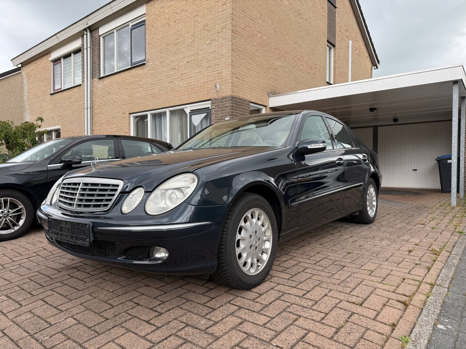 Mercedes E320 benzine, Auto diversen, Schadeauto's, Blauw, Mercedes-Benz, 3200 cc, Sedan