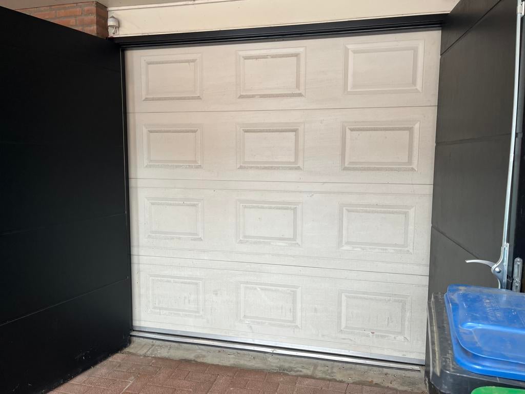 Elektrische garagedeur merk Gema kleur crème/wit, Doe-het-zelf en Verbouw, Deuren en Horren, Ophalen, Garagedeur, Zo goed als nieuw