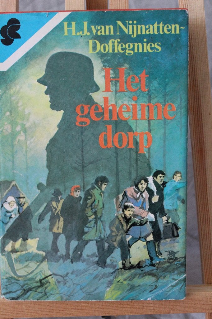 Het geheime dorp - H.J. van Nijnatten-Doffegnies, Boeken, Nederland, H.J. van Nijnatten-Doffegnies, Ophalen, Gelezen