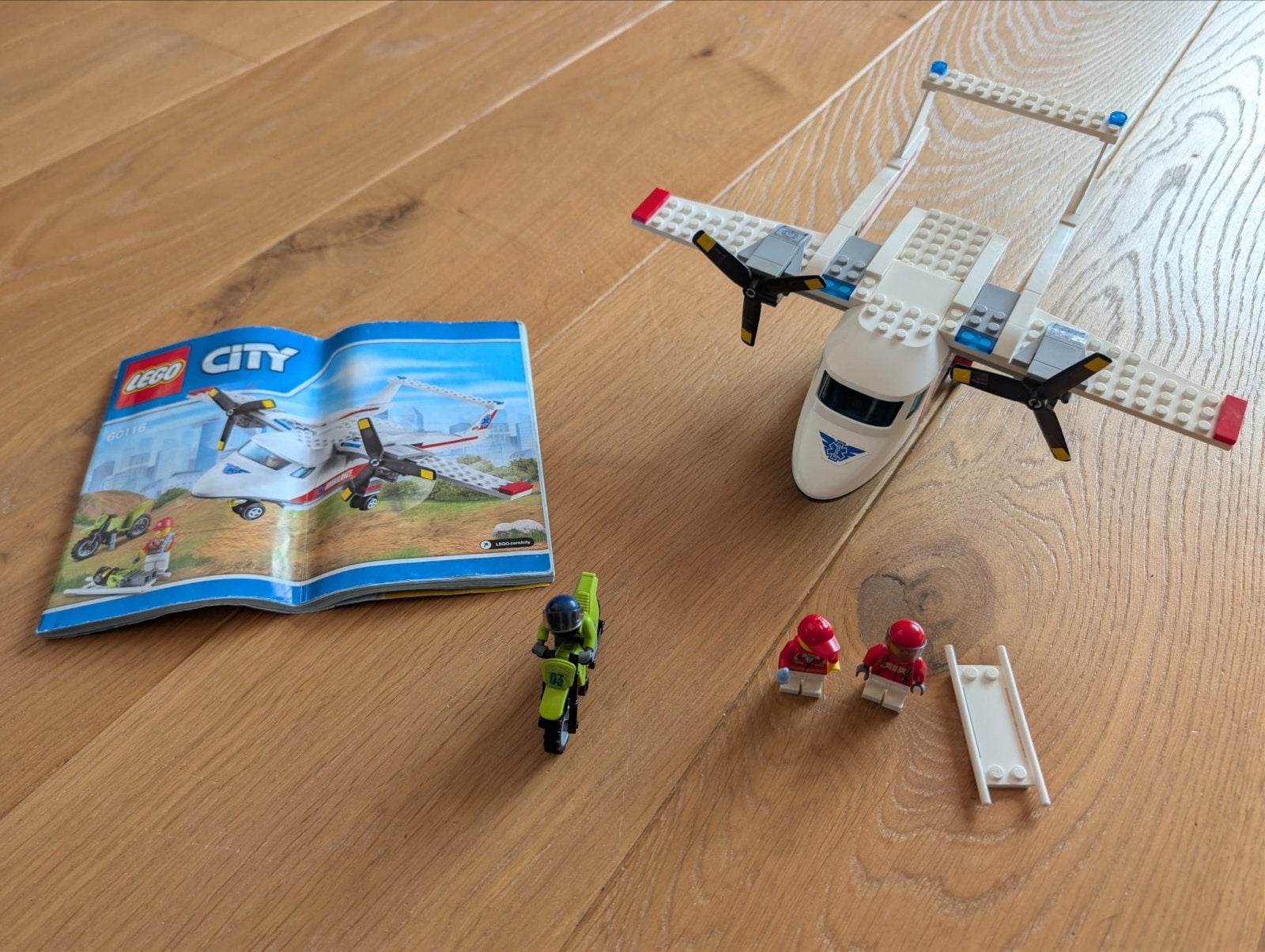 LEGO City Vliegtuig met brancard en motor, Ophalen of Verzenden, Gebruikt, Overige merken