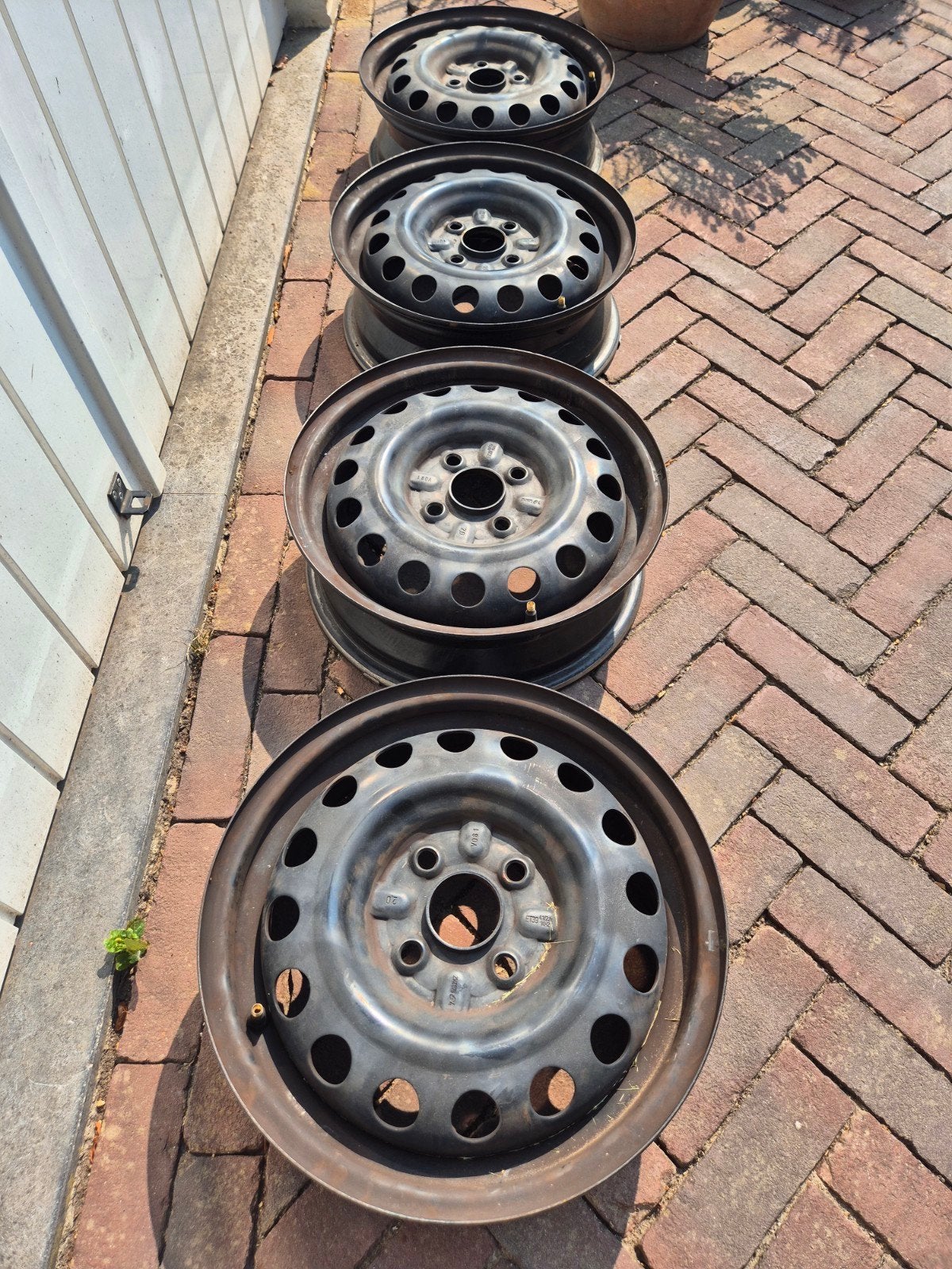 Set 4x stalen velgen voor Peugeot 107/Citroen C1/Toyota Aygo, Ophalen, Gebruikt
