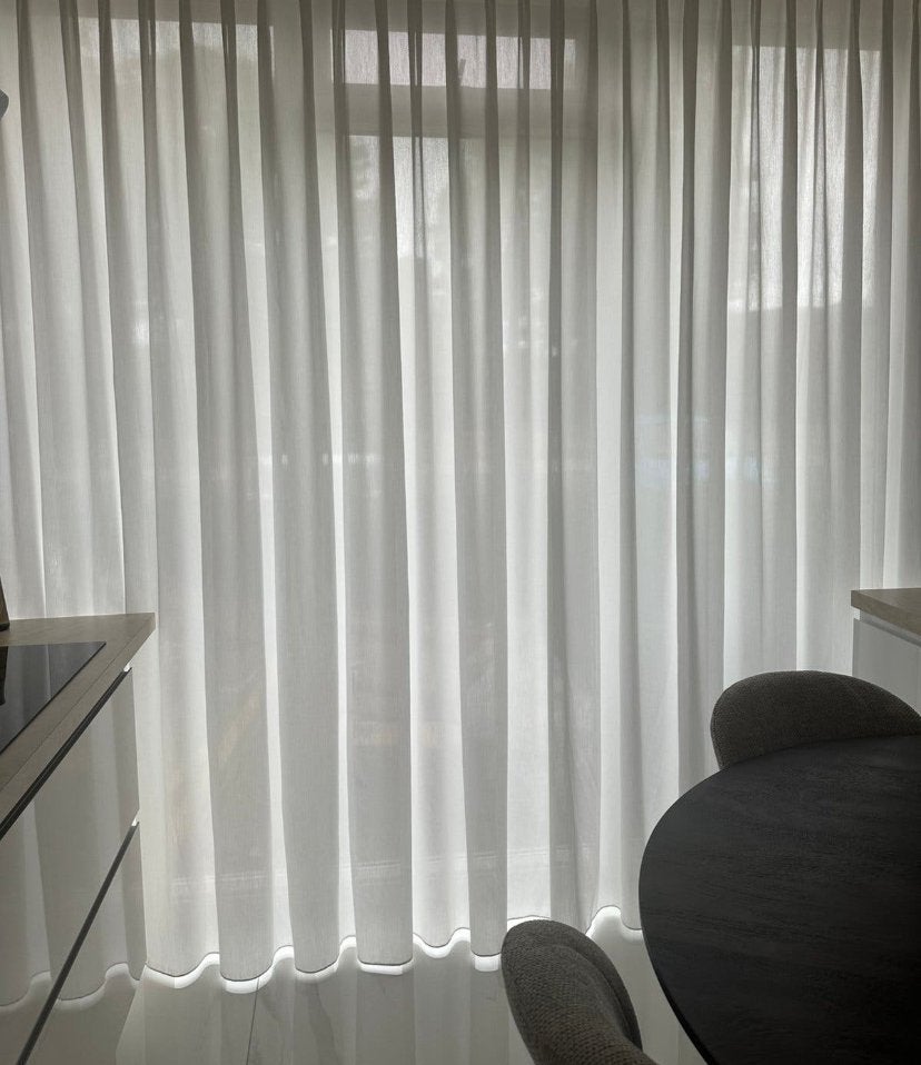 Lichtdoorlatende witte vitrage - 2 stuks, Vitrage, Wit, Ophalen of Verzenden, Polyester