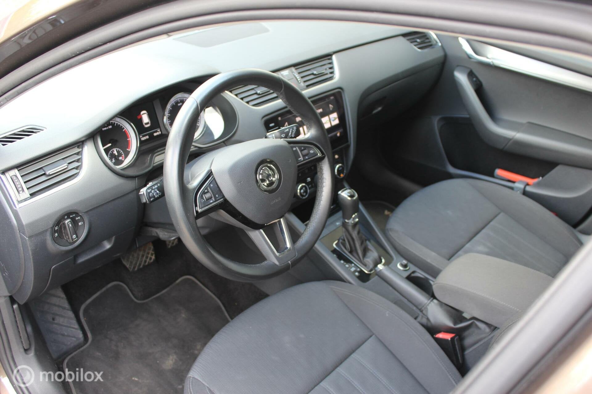Skoda Octavia Combi 1.0 TSI LED Trekhaak Stoel.verw|Automaat, Auto's, Euro 6, Bruin, 116 pk, Origineel Nederlands
