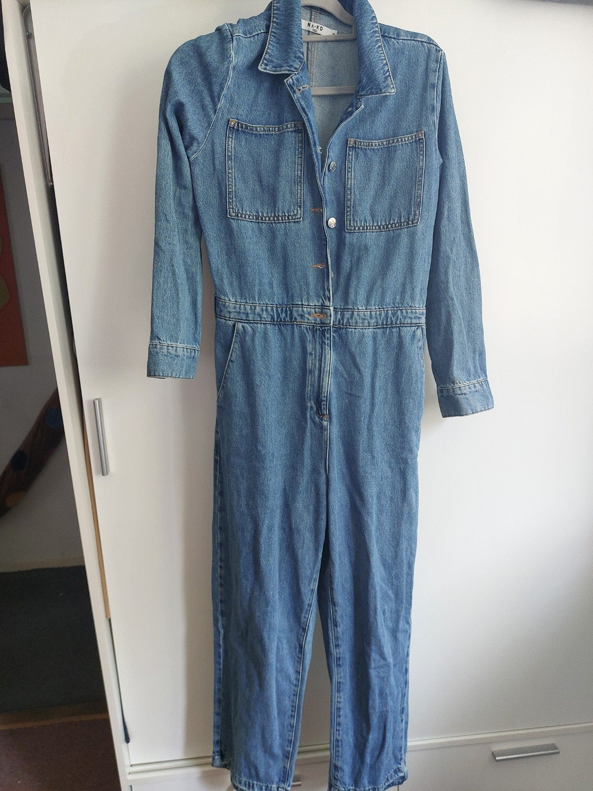 NA-KD spijker jumpsuit maat M nauwelijks gedragen, Maat 38/40 (M), NA-KD, Blauw, Ophalen of Verzenden
