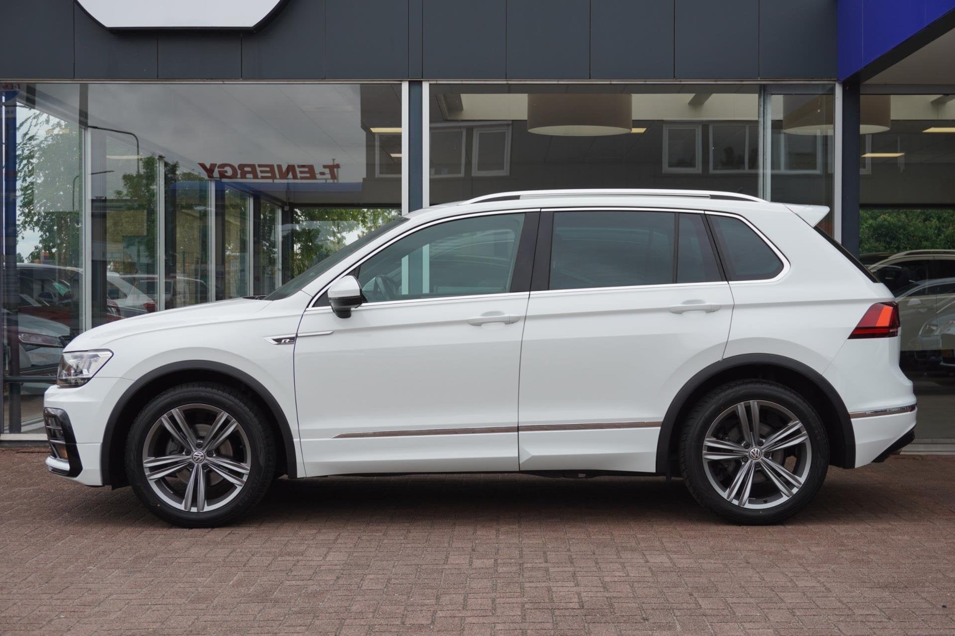 Volkswagen Tiguan 1.5 TSI ACT Highline Business Rline | Auto, Auto's, Dealer onderhouden, Euro 6, 4 cilinders, 150 pk