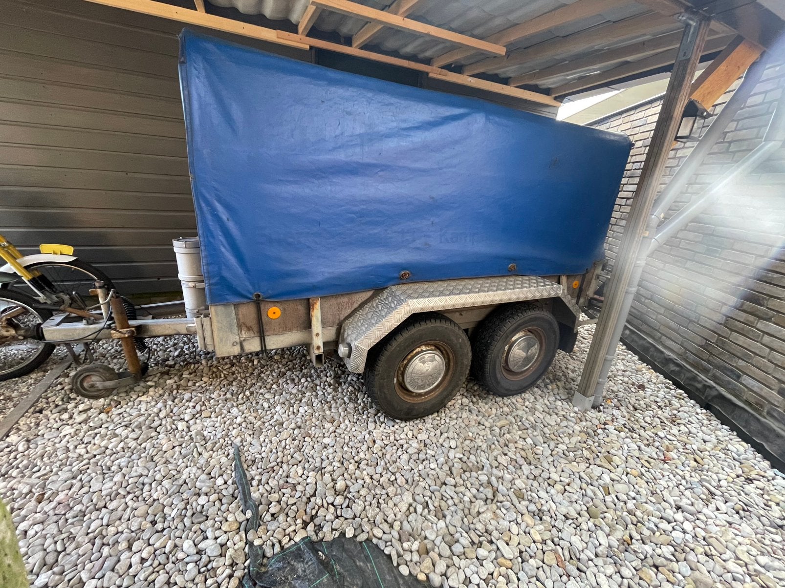 Henra H20V  2000kg geremde tandemasser met huif, Ophalen, Zo goed als nieuw