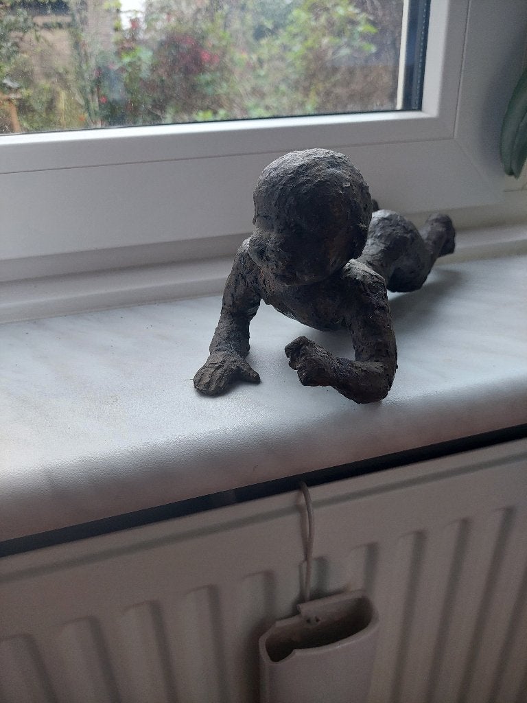 Beeld kruipende baby, Ophalen, Zo goed als nieuw, Mens