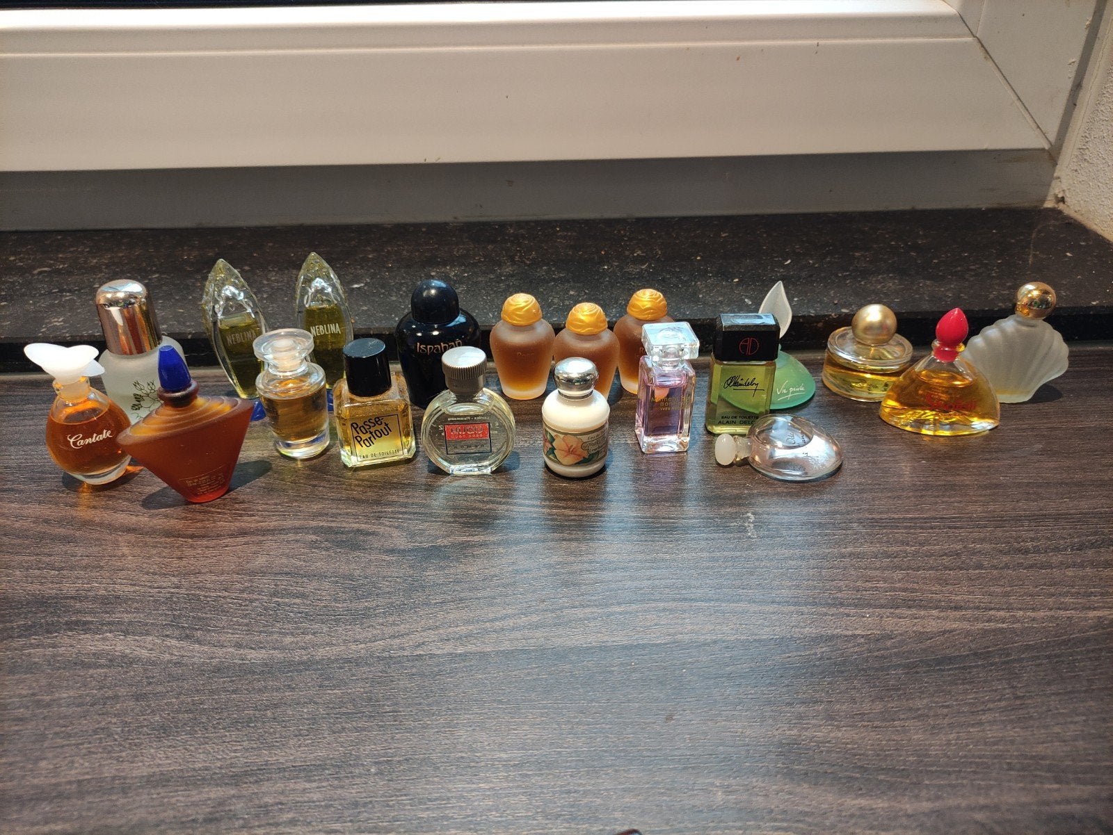 Yves roches en andere parfum flesjes, Ophalen of Verzenden, Zo goed als nieuw, Miniatuur, Gevuld