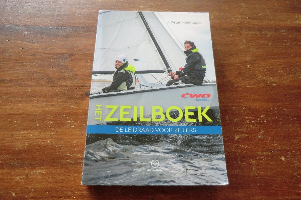 boek - Het zeilboek - hollandia 2022 / zeilen, zeilboot, Ophalen of Verzenden, Gelezen, Watersport en Hengelsport