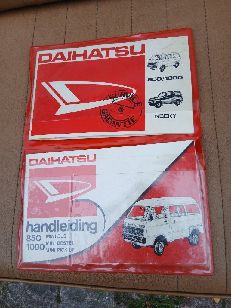 Daihatsu Handleiding en Service & Garantie Boekje, Gelezen, Algemeen, Ophalen of Verzenden, Daihatsu