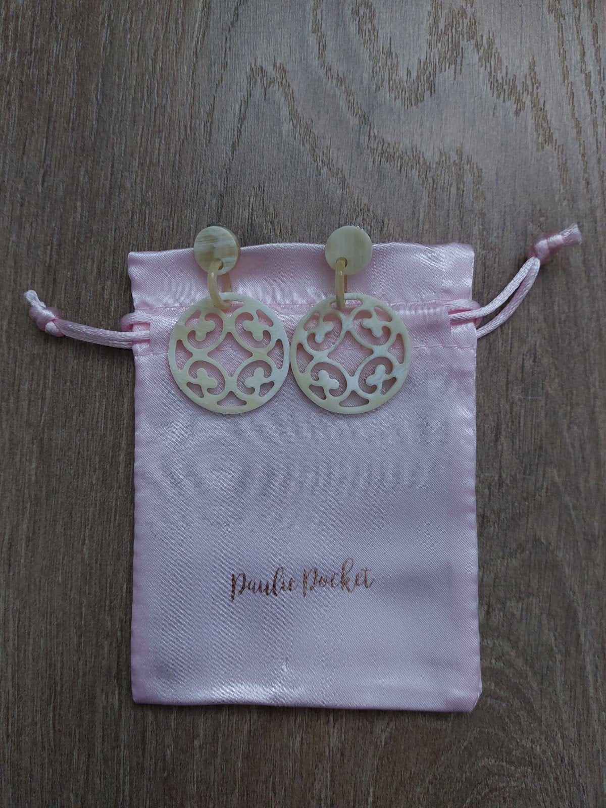 Paulie Pocket oorbellen, Sieraden, Tassen en Uiterlijk, Ophalen of Verzenden, Nieuw, Overige materialen