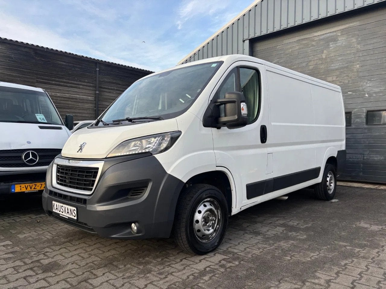 Peugeot Boxer 2.0 L2 H1 Airco Navigatie AHK Cruise control, Auto's, Gebruikt, Euro 6, 4 cilinders, Overige brandstoffen