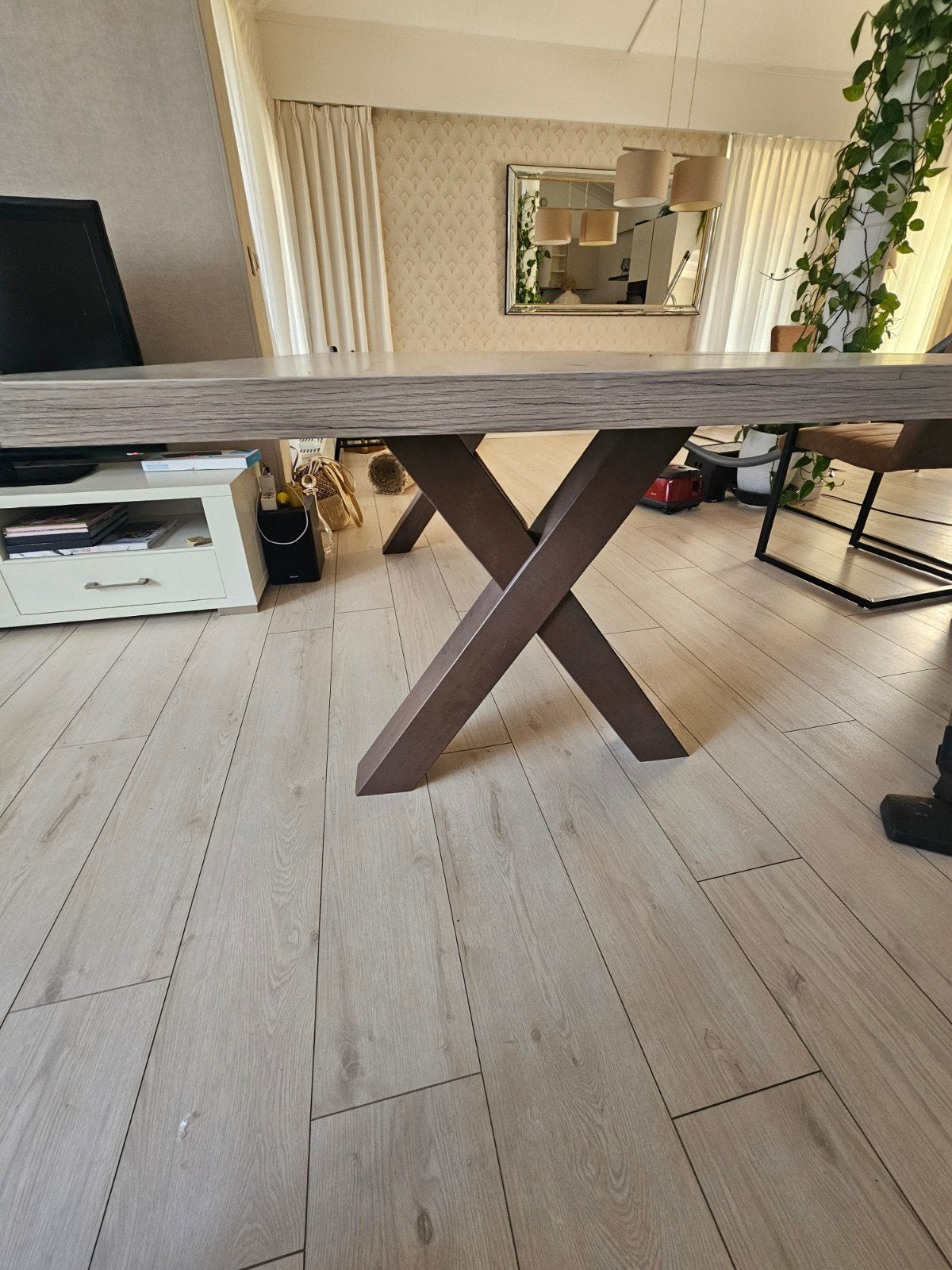Grote eettafel met houtlook blad en stalen poten, Gebruikt, 100 tot 150 cm, Modern, Industrieel, 200 cm of meer