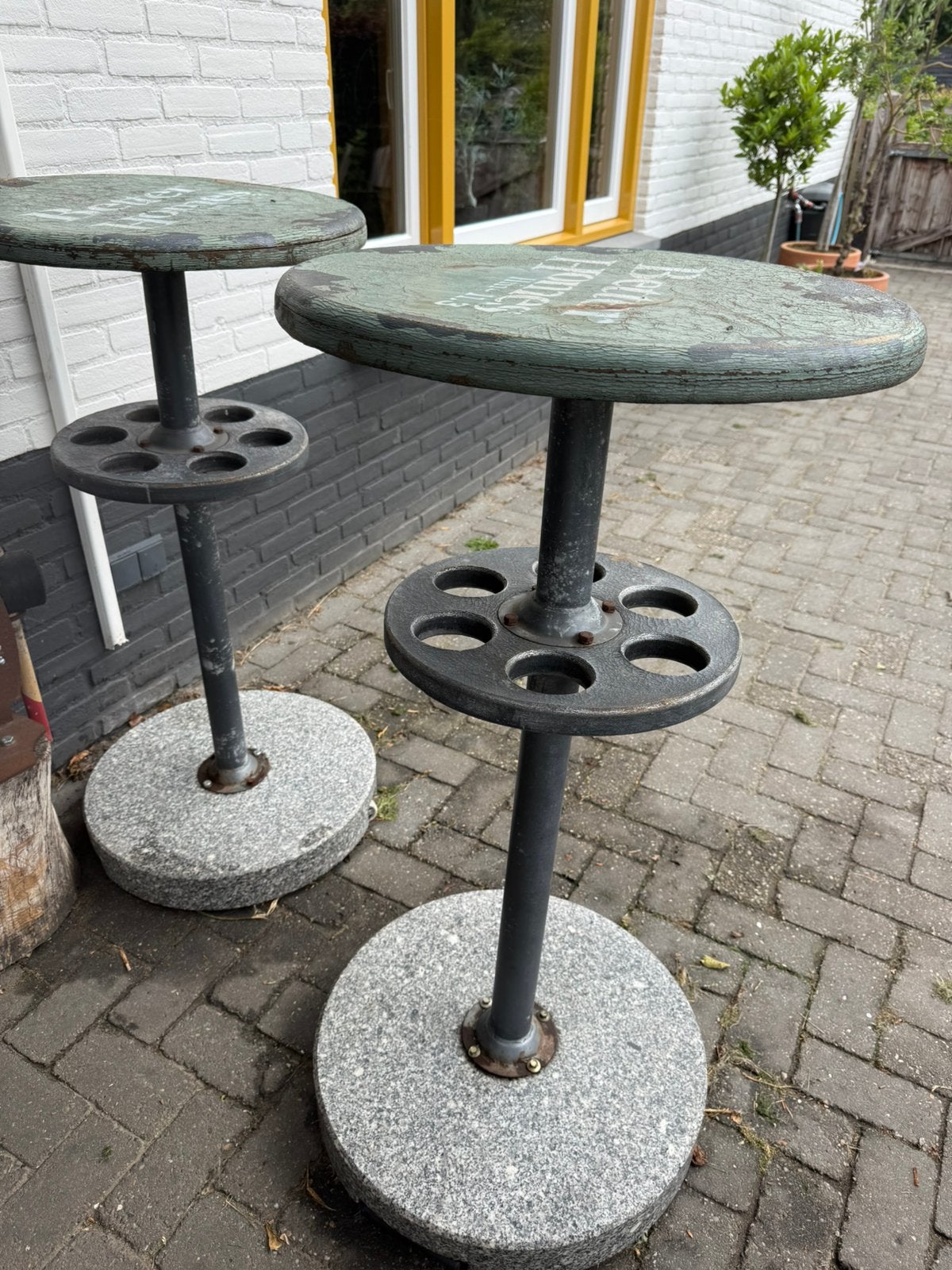 Statafels Vintage met granieten voet 2 stuks, Ophalen, Gebruikt