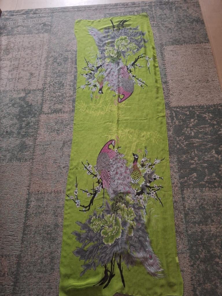 Zijden sjaal gifgroen pauwen, Kleding | Dames, Mutsen, Sjaals en Handschoenen, Verzenden, Nieuw, Maat 46/48 (XL) of groter, Sjaal