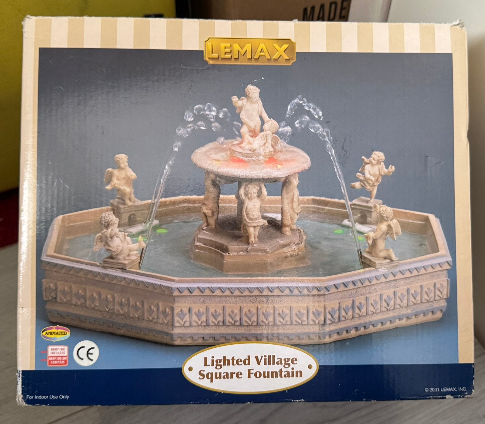 Lighted Village Square Fountain Lemax kersthuisje/decoratie, Diversen, Ophalen, Gebruikt
