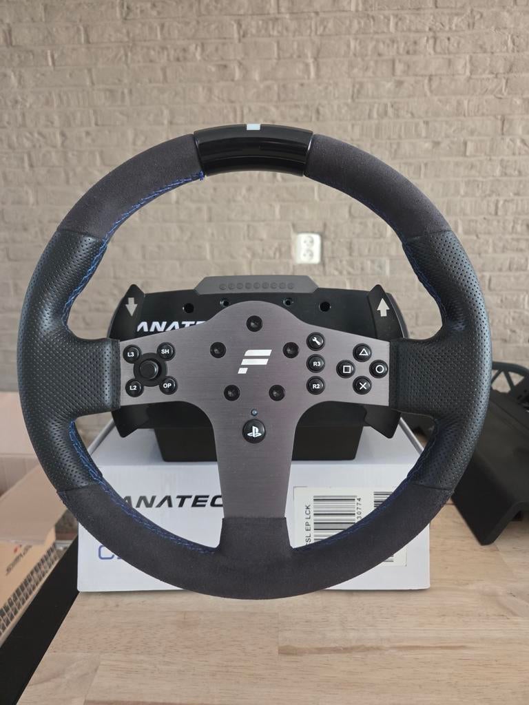 Fanatec Pedalen V2 , Fanatec Stuur., 1 speler, Racen en Vliegen, Ophalen of Verzenden, Zo goed als nieuw