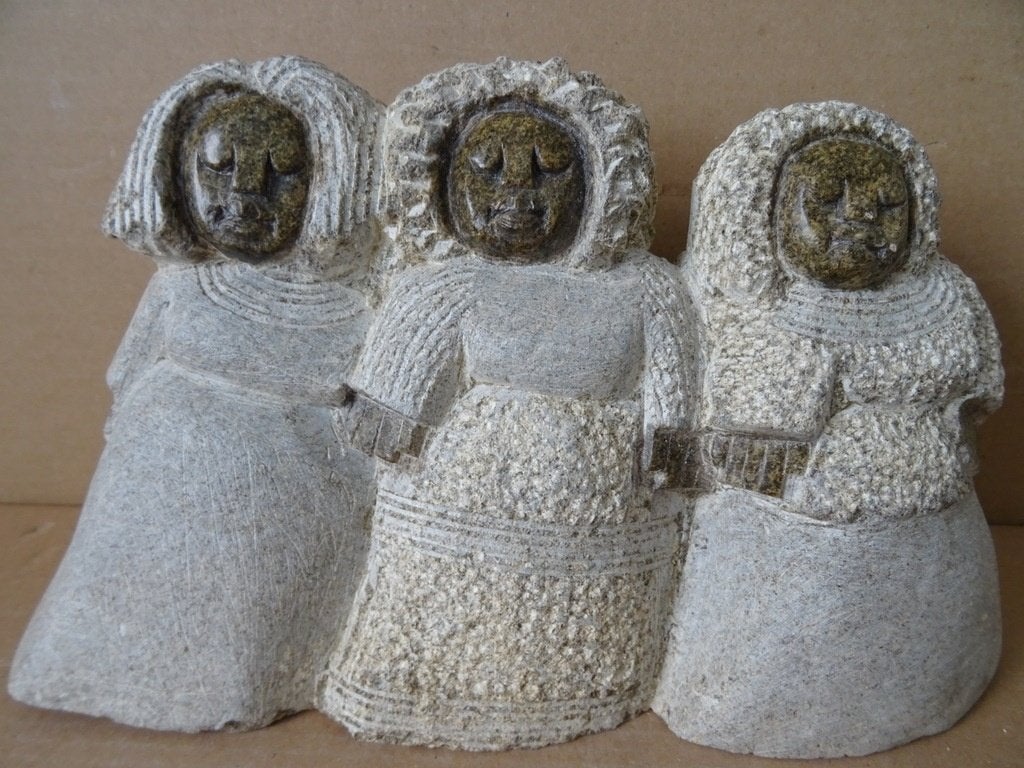 Afrikaans stenen beeld Proud Ladies beeld Zimbabwe 26cm, Handgemaakt, Groep mensen, Minder dan 20 cm, Ophalen of Verzenden