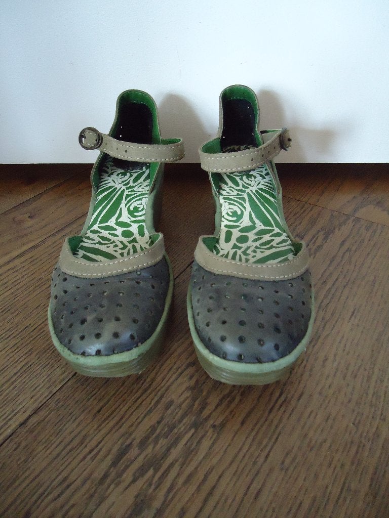 groene Fly London schoenen met enkelbandje 41, Kleding | Dames, Schoenen, Overige typen, Ophalen of Verzenden, Fly London, Gedragen