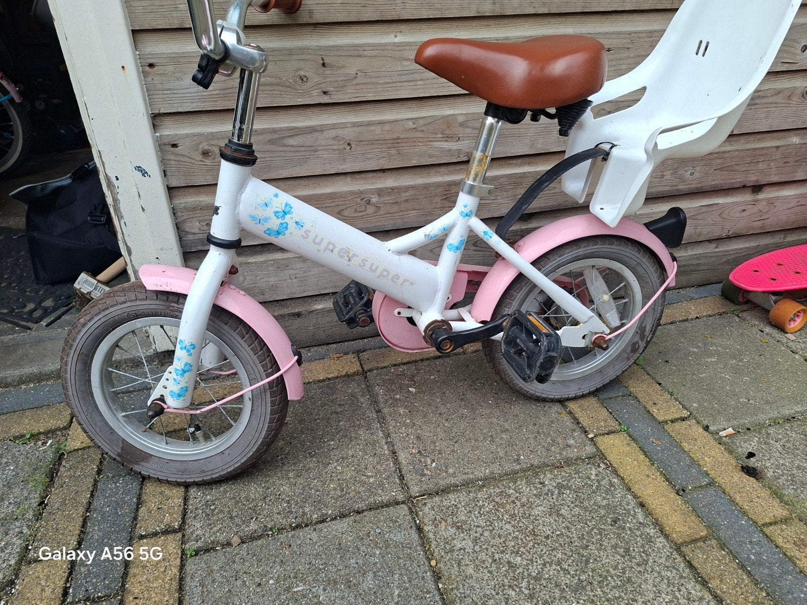 Kinderfiets SuperSuper 12 inch met zitje en zijwieltjes, Fietsen en Brommers, Ophalen, Terugtraprem, Gebruikt, Minder dan 16 inch