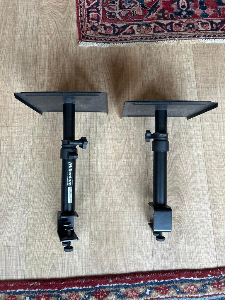Millenium Monitor Bureau Stands - Verstelbaar (Set van 2), Muziek en Instrumenten, Standaards, Ophalen, Gebruikt