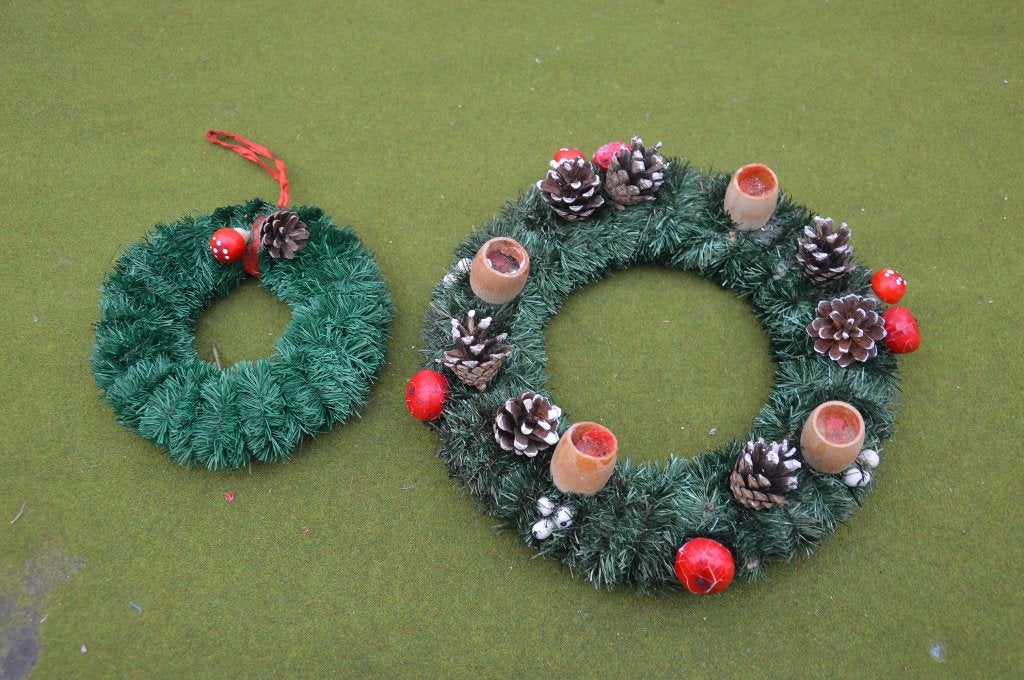 Oude kerstkransen uit de jaren 60 met paddenstoeltjes Ø 25cm, Diversen, Ophalen of Verzenden, Gebruikt