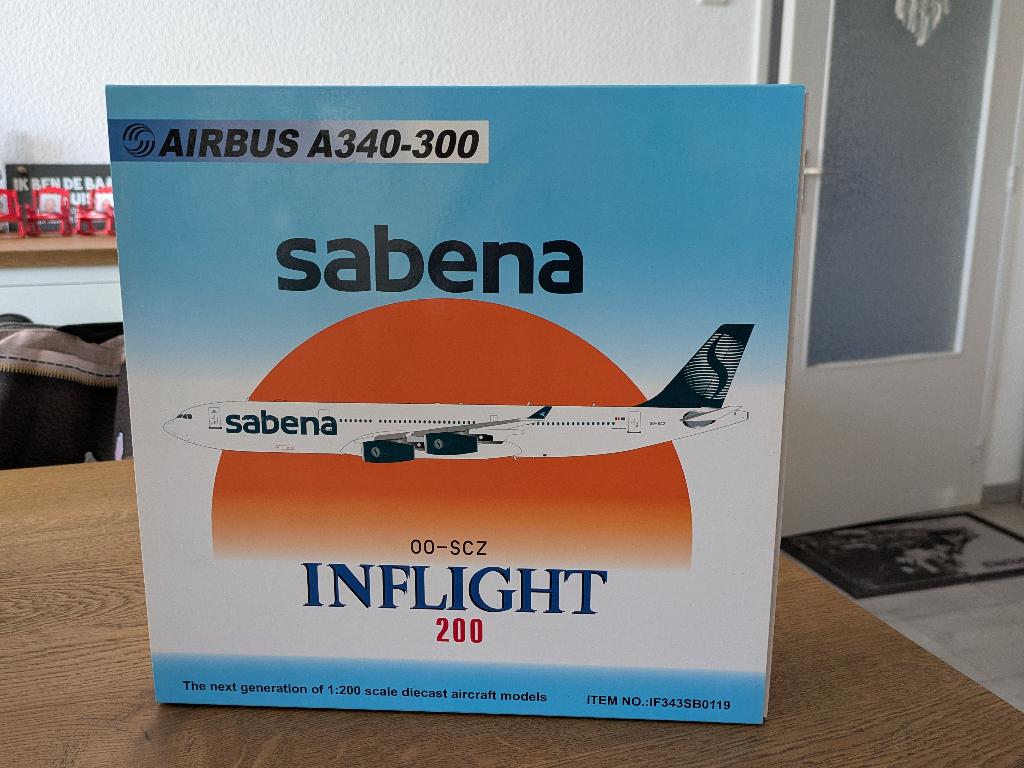 Airbus A340-300 SABENA Inflight200 1/200 die cast model, Verzamelen, Luchtvaart en Vliegtuigspotten, Ophalen of Verzenden, Zo goed als nieuw