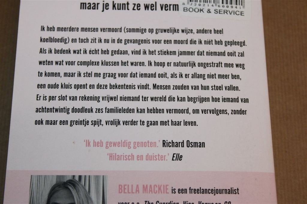 Hoe Vermoord ik mijn Familie? — Bella Mackie, Thriller 2023, Ophalen of Verzenden, Zo goed als nieuw