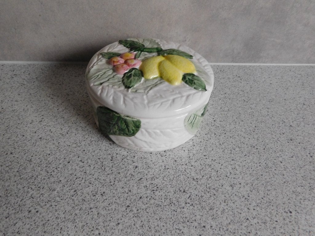 Majolica/Barbotine Citroen Kersen Trinket Box, Antiek en Kunst, Ophalen of Verzenden