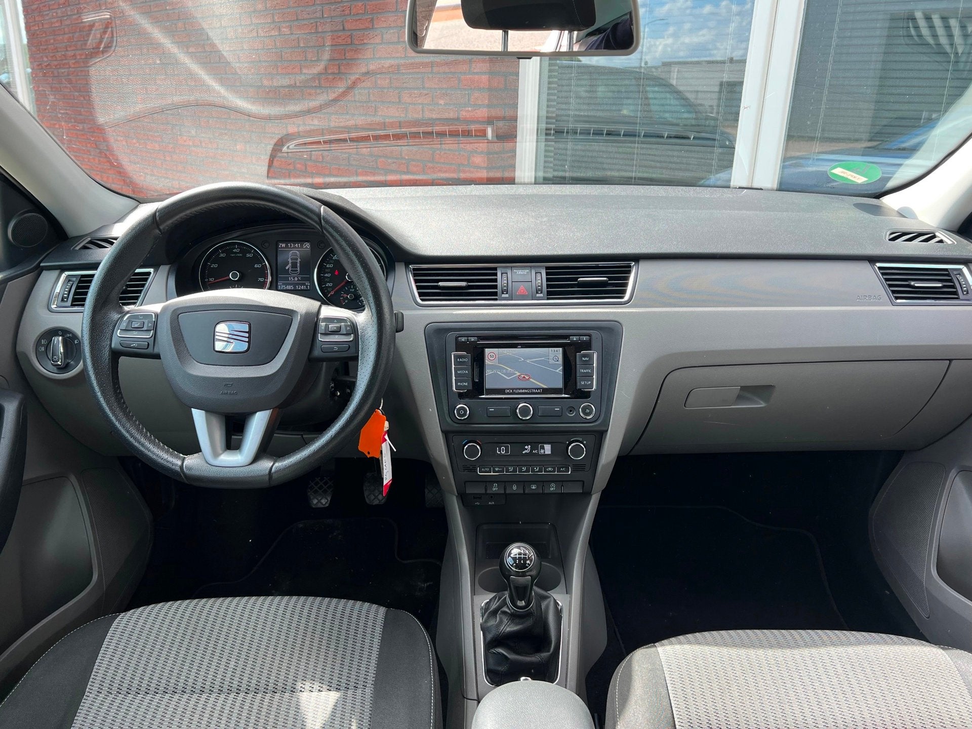 Seat Toledo 1.2 TSI Businessline High / 1e Eig / Navi / PDC, Voorwielaandrijving, Euro 5, Stof, Gebruikt